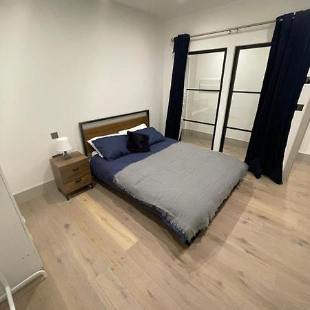 Blue Lagoon Apartment Londra Exterior foto