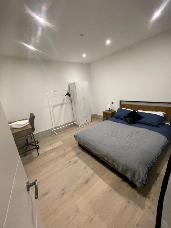 Blue Lagoon Apartment Londra Exterior foto
