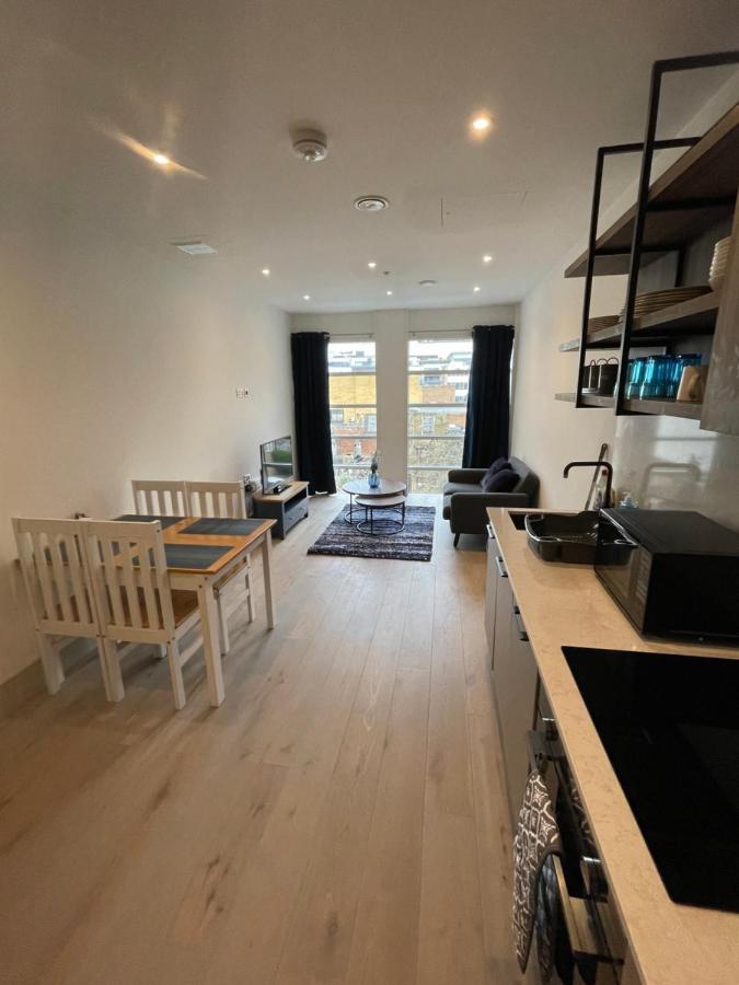 Blue Lagoon Apartment Londra Cameră foto